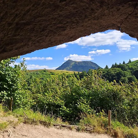 Le Carrier Classe 4 Etoiles 2 A 5 Personnes Au Coeur Des Volcans D'auvergne